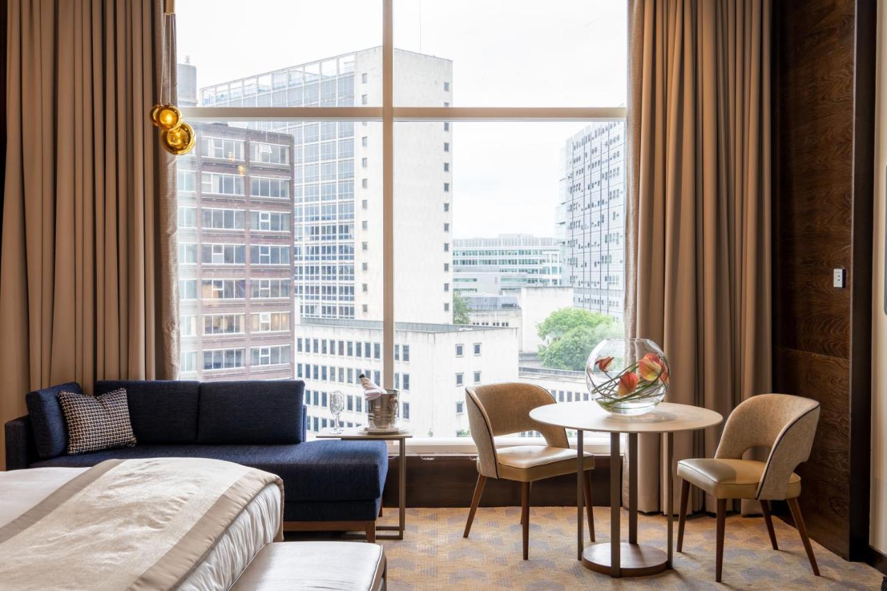 The Lowry Hotel Manchester Exteriér fotografie A room at the hotel