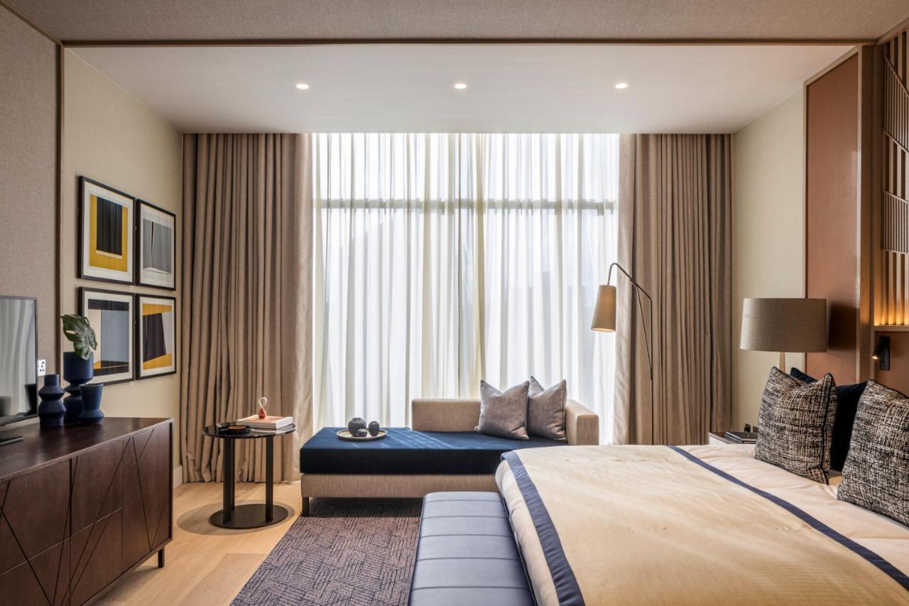The Lowry Hotel Manchester Exteriér fotografie A bedroom at The Hari