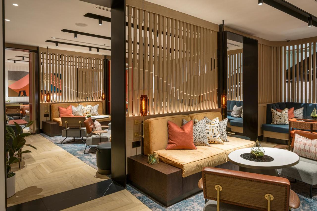 The Lowry Hotel Manchester Exteriér fotografie The Lounge at London Heathrow Airport